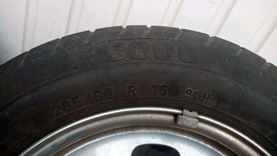 BMW Alufelgen mit Sommereifen 205/60 R 15 in Ronneburg