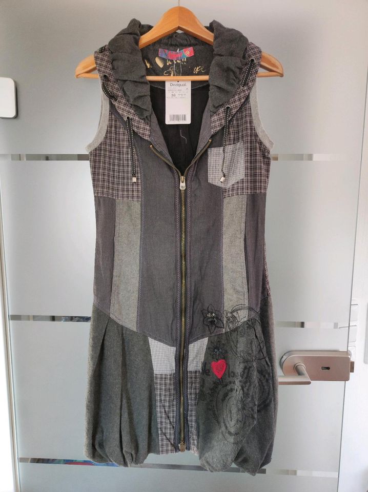 Desigual Kleid Gr. 38 in Gummersbach