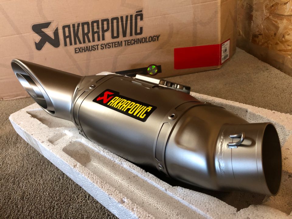 Akrapovic Auspuff Anlage Dämpfer Kawasaki Z650 Ninja 650 17-23 in Bad Bentheim