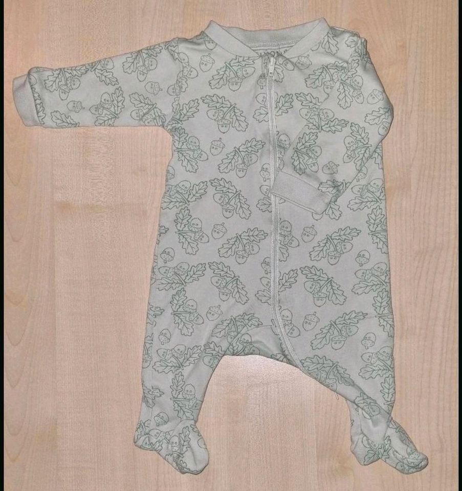 Riesiges Kleidungspaket für Babys (Fotos Teil 2) in Petersaurach