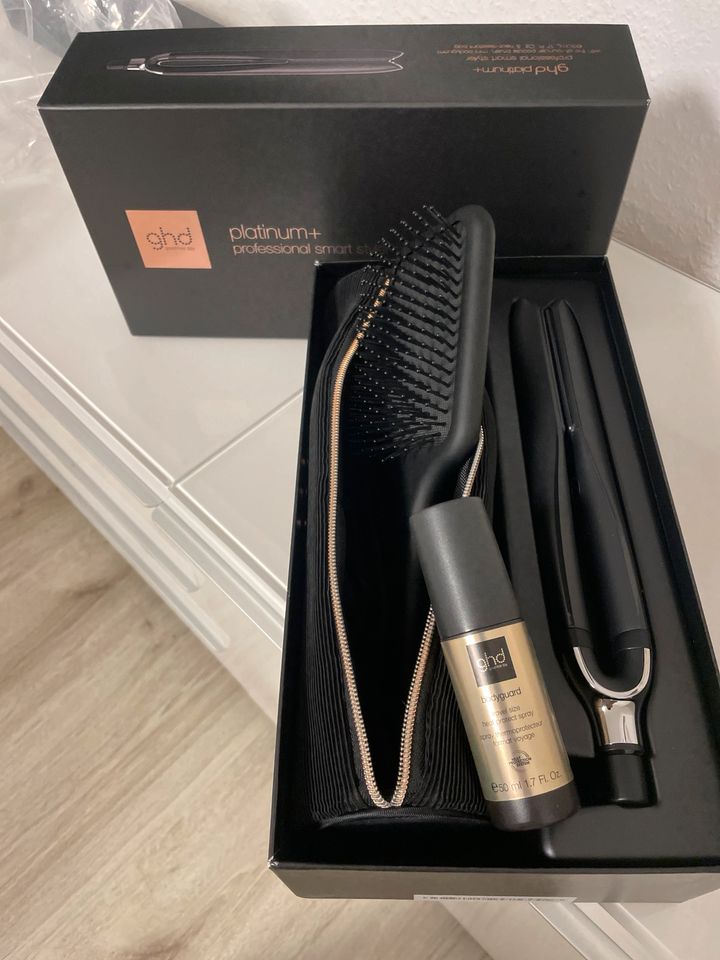 ghd platinum+ Geschenkset 2024 NEU Garantie 2 Jahre, Glatteisen in Ratingen