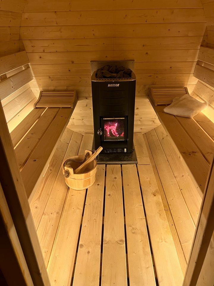ANGEBOT Sauna mieten Saunafass mobil auf Anhänger Zuhause in Frechen