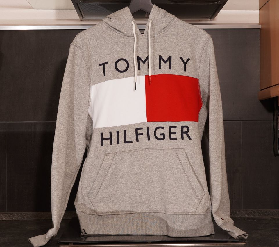 Tommy Hilfiger Kapuzenpullover Gr. S Neu Hoodie Pullover grau in Moritzburg