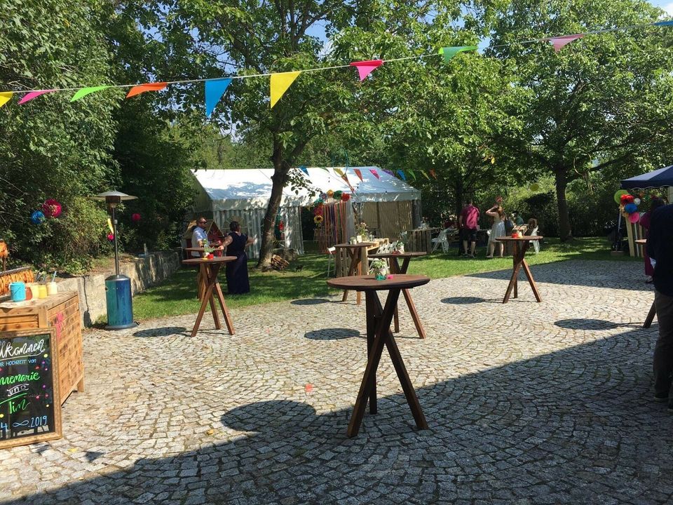 Stehtische Sonnenschirm Stühle Tische mieten weiße Klappstühle in Sommerhausen Main