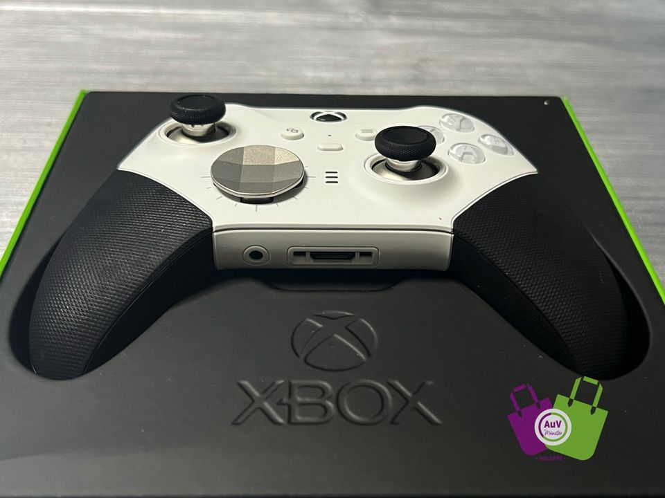 Xbox One - Elite Controller 2 - schwarz/weiß - NEUWERTIG / OVP in Centrum