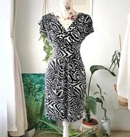 janina Viskose Kleid 38 40 schwarz weiß V-Auschnitt Sommerkleid Friedrichshain-Kreuzberg - Kreuzberg Vorschau