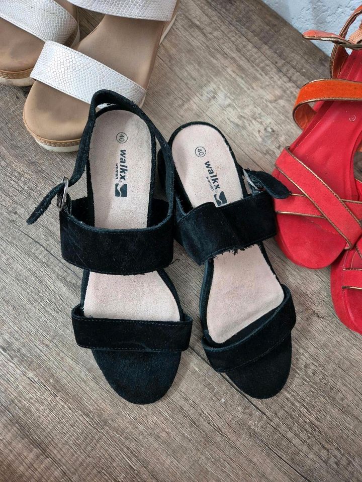 Damen sandalen verschiedene farbe und größe in Lohe-Rickelshof