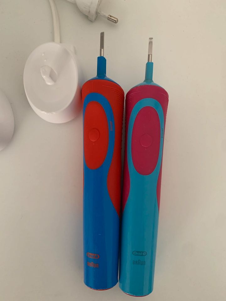 Elektrische Zahnbürste Oral B Disney Cars und Frozen in Welfesholz