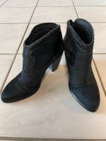 UGG Stiefeletten Charlotte Snake 39 Fell 2-3 mal getragen Nordrhein-Westfalen - Schwalmtal Vorschau