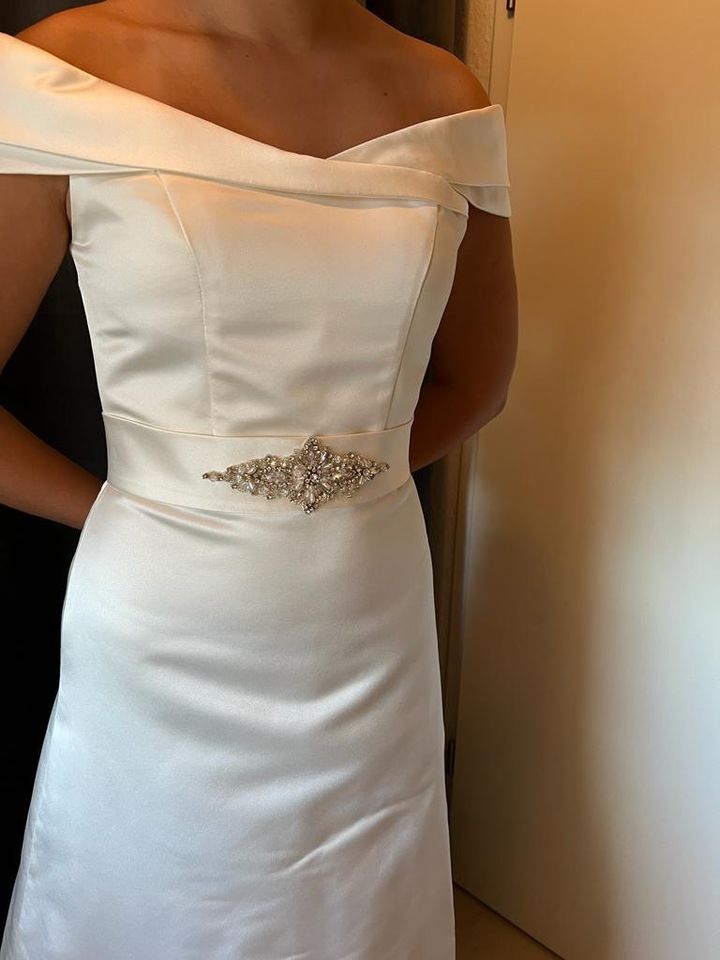 Hochzeitskleid Brautkleid ungetragen Größe 38 in Berlin