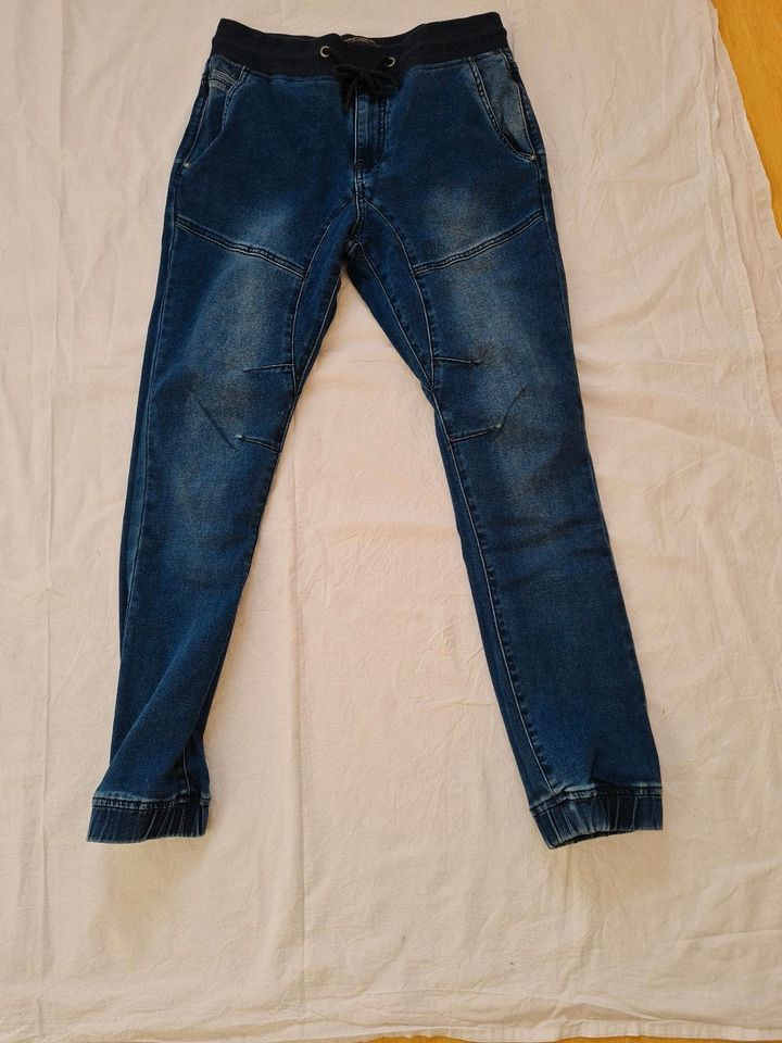 Unterschiedliche Marken Hosen Jeans in München