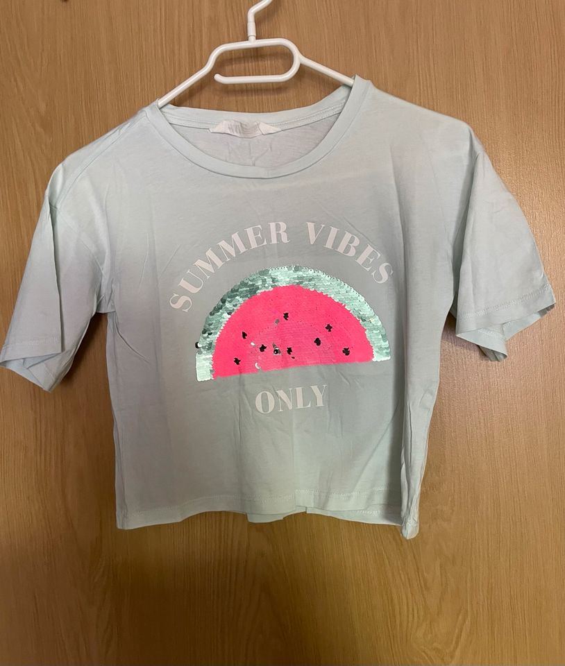 T-Shirt H&M in Größe 146/152, Pailletten, Melone, Sommer in Altenkirchen