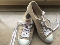 Prada Sneaker 37 1/2 beige Wildleder top Nordrhein-Westfalen - Gütersloh Vorschau