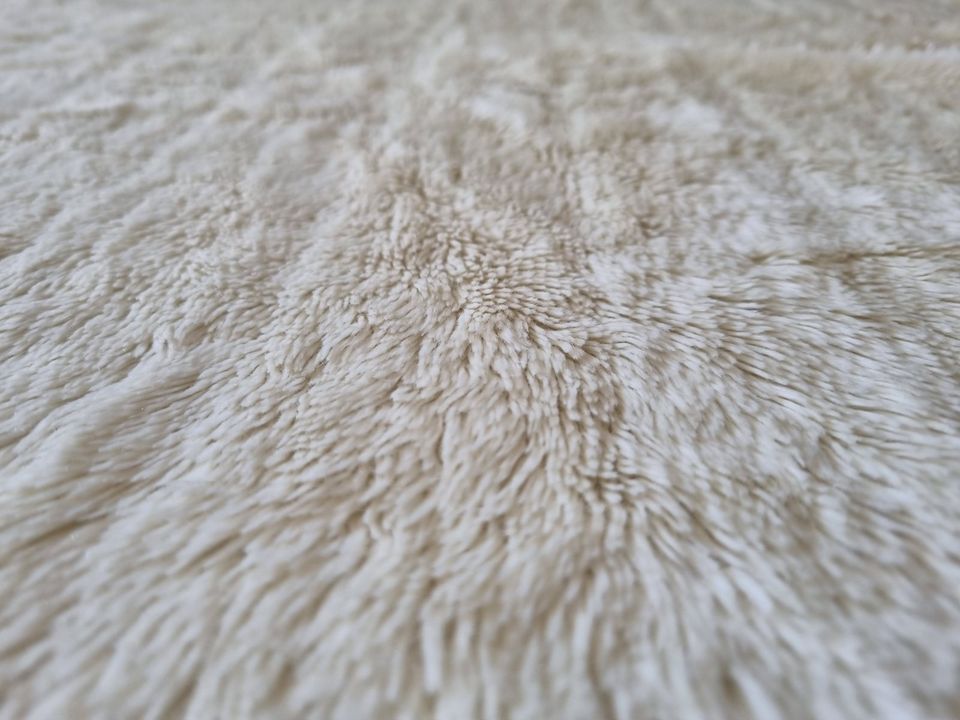 Fleece Decke 150x150 cm Wohndecke Plaid Tagesdecke Bettüberwurf in Frankfurt am Main