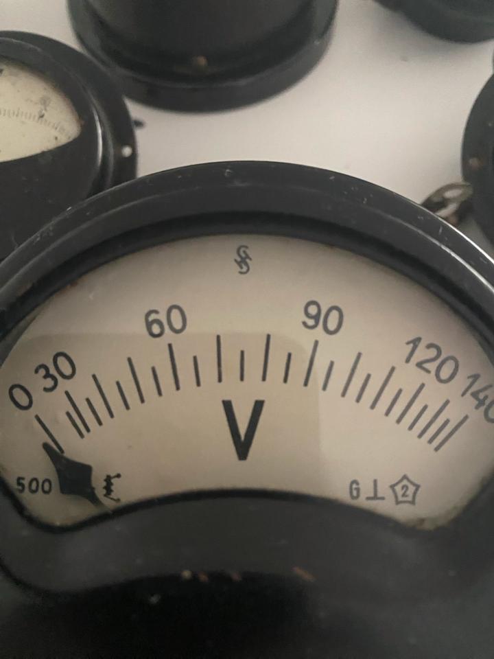 Messinstrumente Uhren Antik Ampere Volt etc.  AEG Siemens GBD in Hambühren