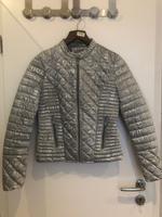 Coole Jacke von GUESS Hessen - Usingen Vorschau