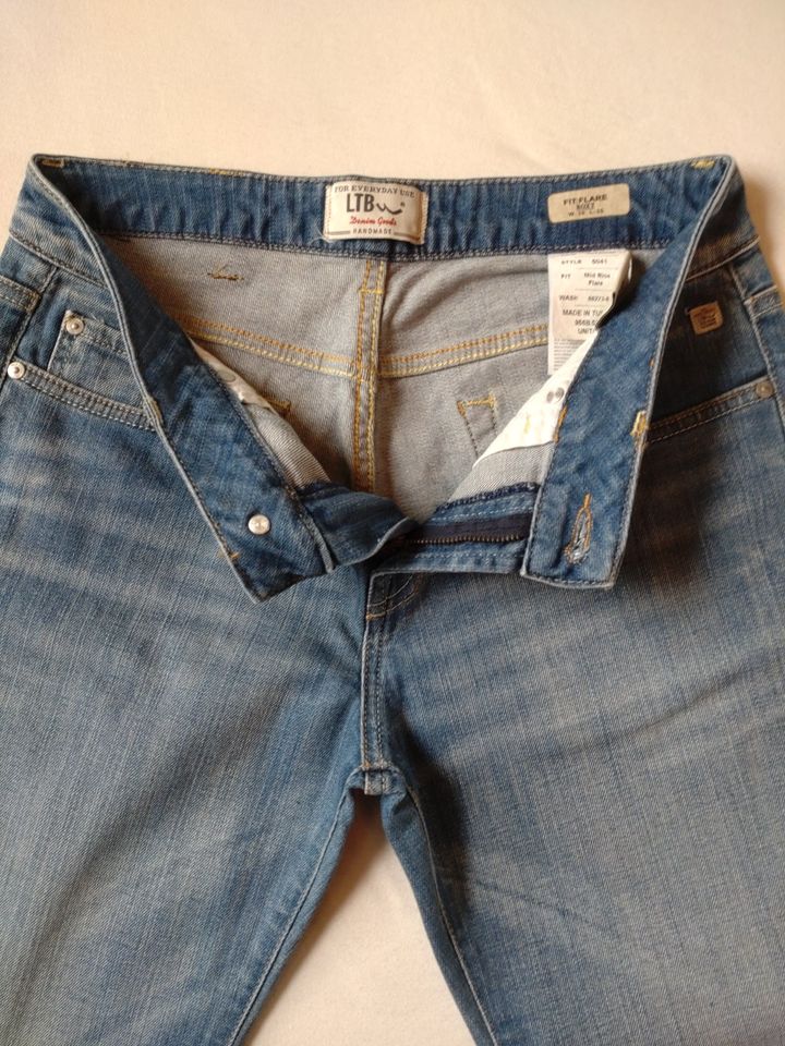 Jeans Damen neu LTB 30/30 bootcut niedrige Hüfte in Großostheim