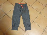 H&M Sport 3/4 Hose, Funktionshose, grau, orange, Gr. 170 Baden-Württemberg - Balingen Vorschau