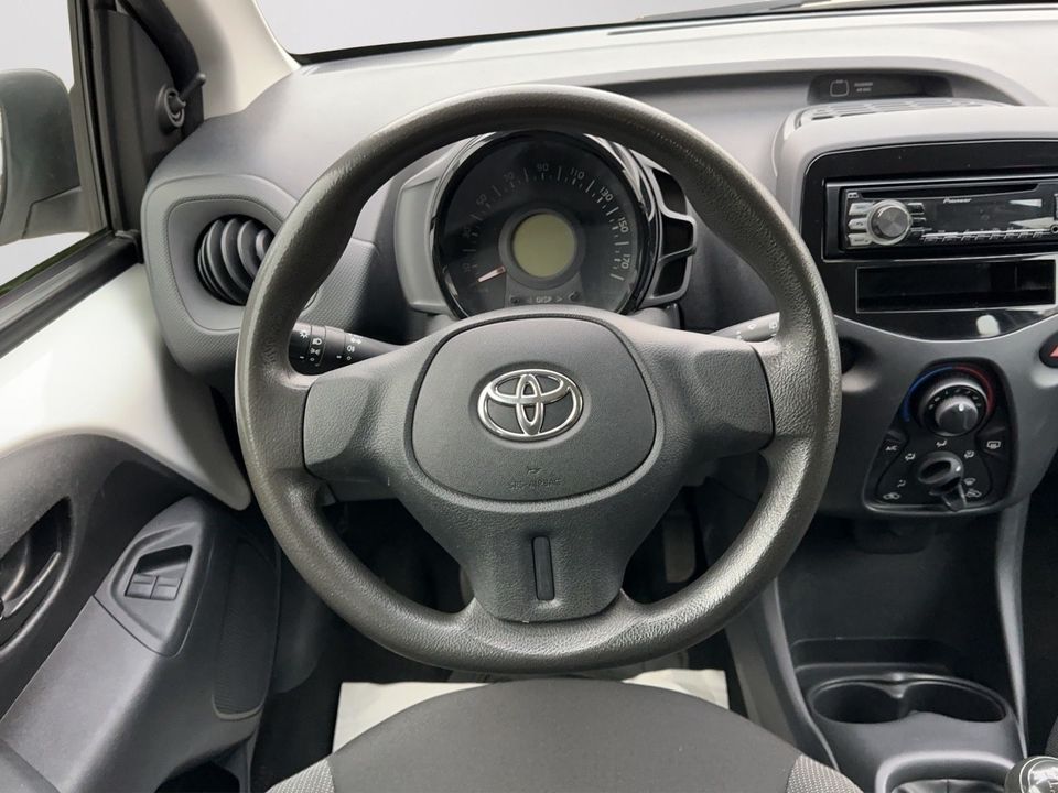 Toyota AYGO 1.0 VVT-i x Business (TÜV-Klima-LED-Xenon) in Treia
