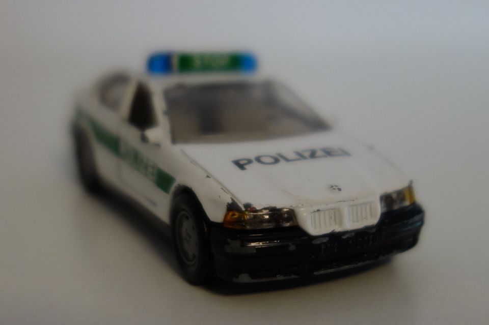 Siku 1028, BMW 320i, Polizeifahrzeug, Polizei, Modellauto, 1:55 in Flensburg