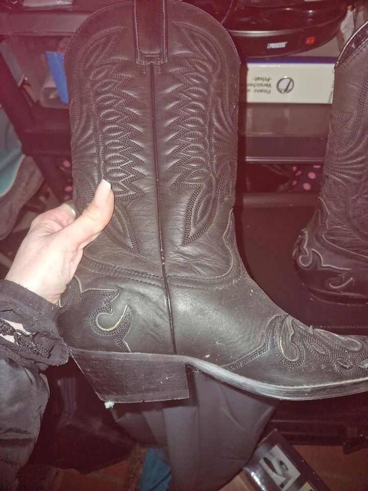 2 paar cowboy stiefel in Dortmund