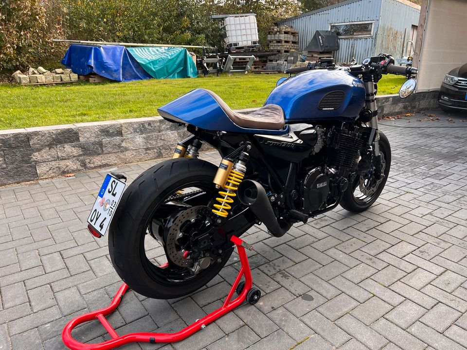 Yamaha XJR 1300 Café Racer in Erfde