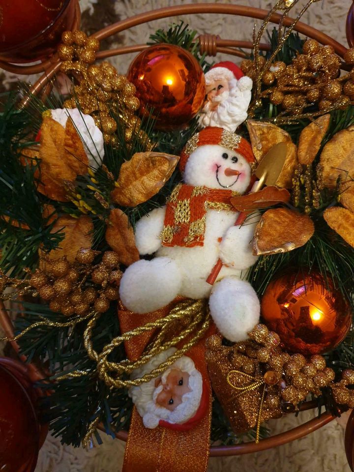Neu Adventskranz mit Kerzen Schneemann Weihnachtsmann in Schwanewede