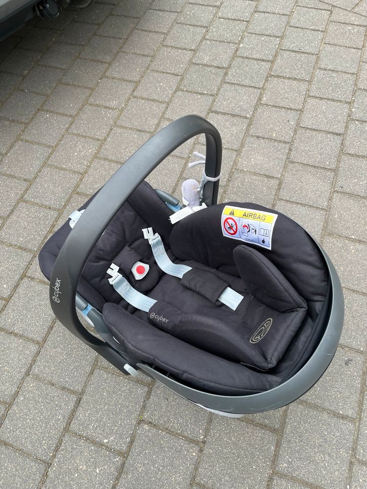 Babyschale schwarz Cybex Platinum Z i-size black MUSS WEG! in Dresden