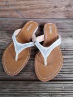 Damenschuhe Flipflops Grösse 42 creme mit Glitzer Niedersachsen - Hesel Vorschau