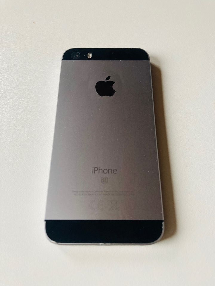 Apple iPhone SE - 32GB - Modell A1723 in Mülsen