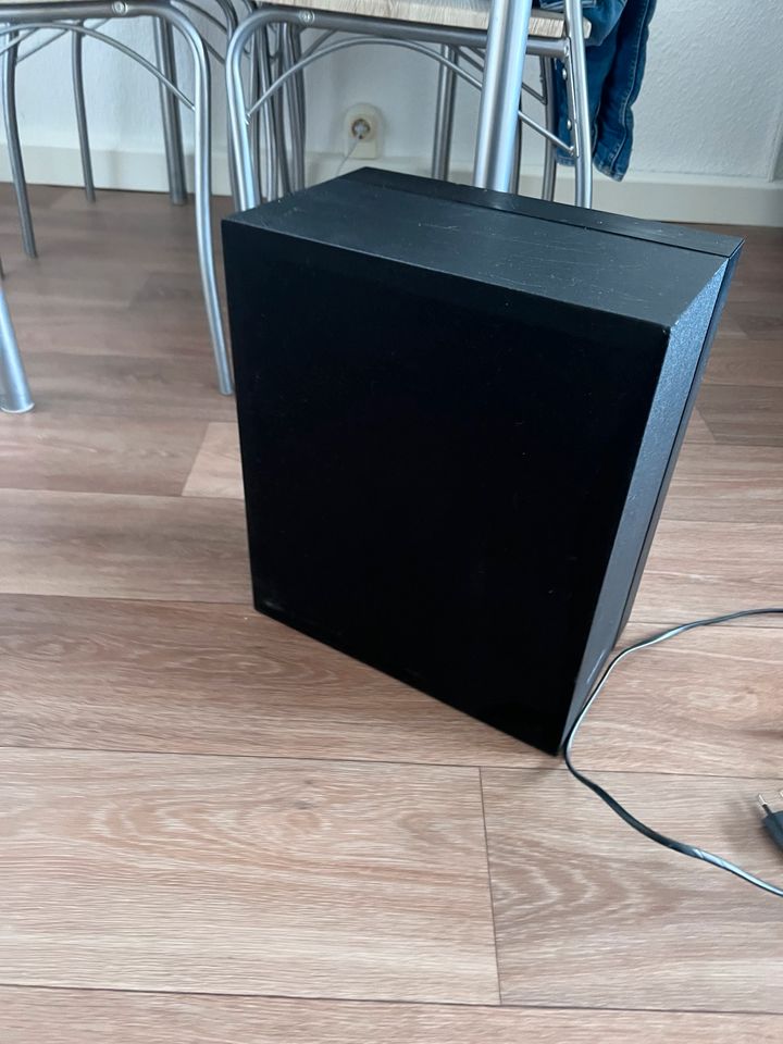 Samsung Soundbar mit Kabellosen Subwoofer, Fernbedienung, Kabeln in Oschatz