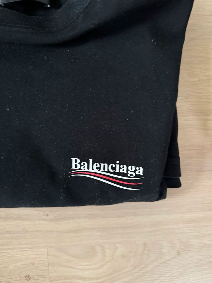 BALENCIAGA Shirt Große  S ( wie L ) Overseiz in Litzendorf