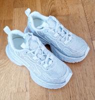 Turnschuhe Weiß Strassturnschuhe Sneaker NEU Nordrhein-Westfalen - Hilden Vorschau