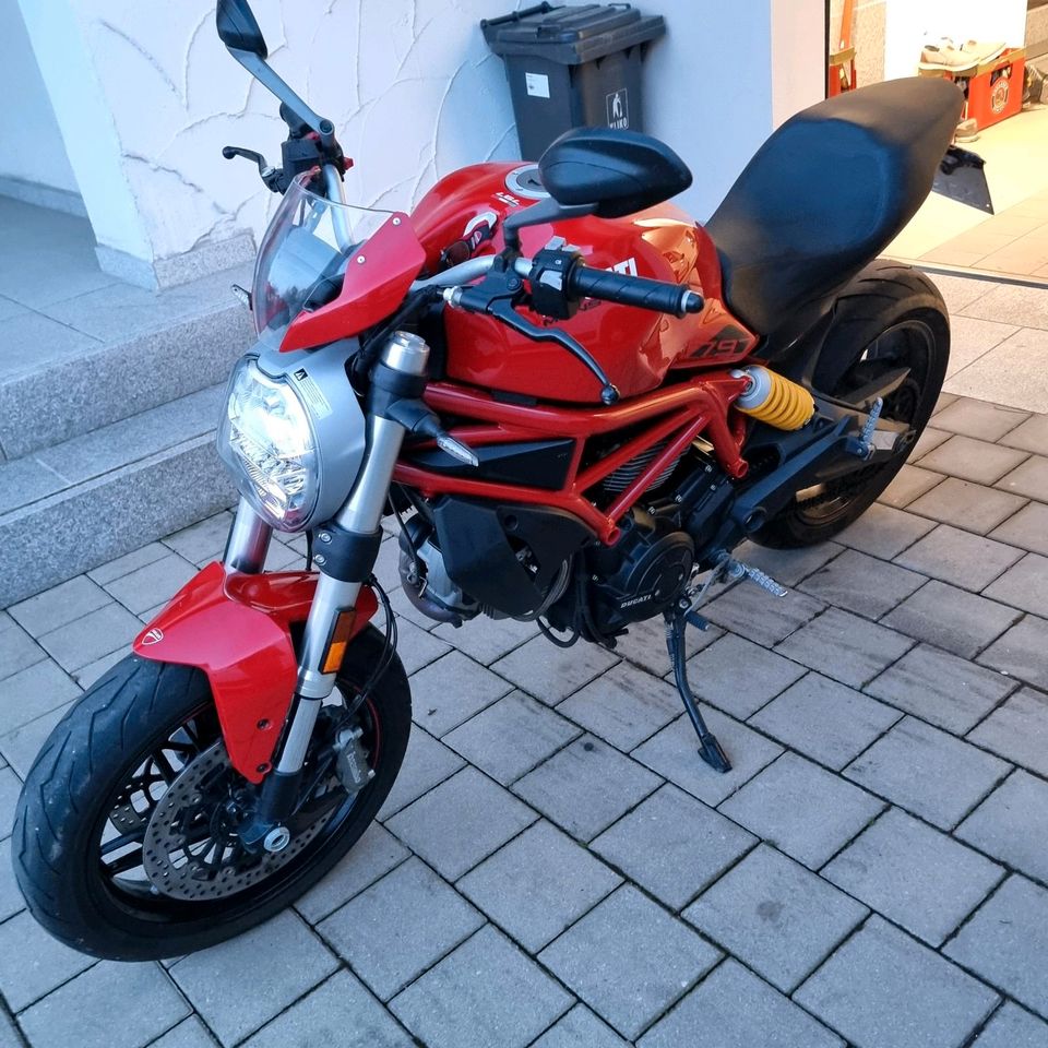 Ducati Monster 797 in Rehling