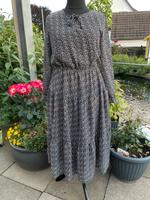 Süßes Maxikleid Sommerkleid schwarz weiss gepunktet Punkte Gr. 44 Niedersachsen - Uelzen Vorschau