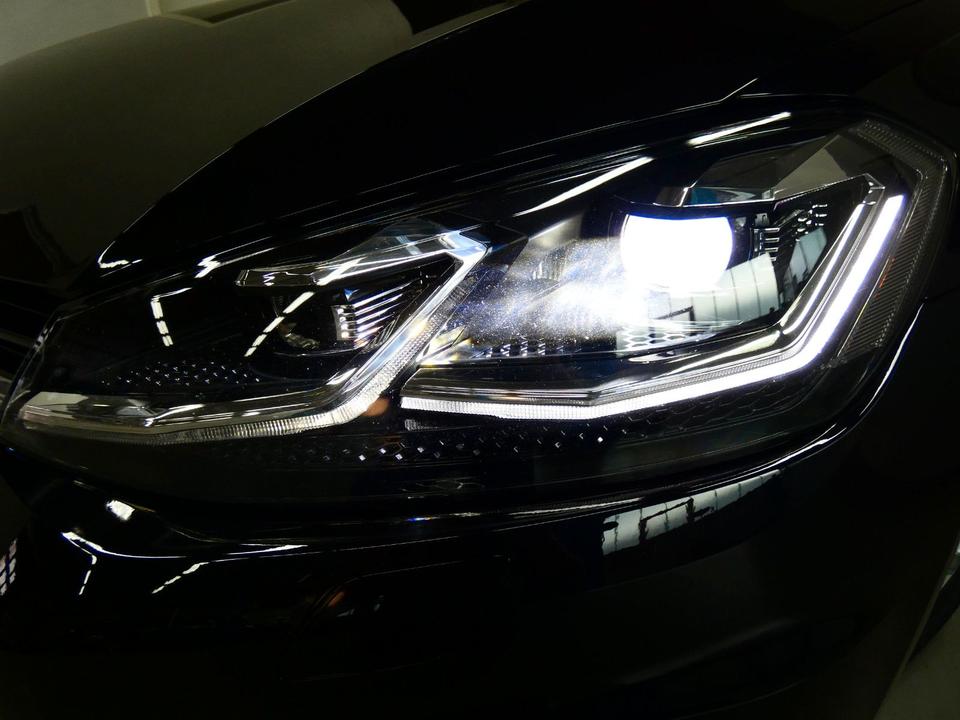 Volkswagen Golf VII 2.0 TDI Comfort.,Klima,Navi,LED,S-Heft in Dorfen