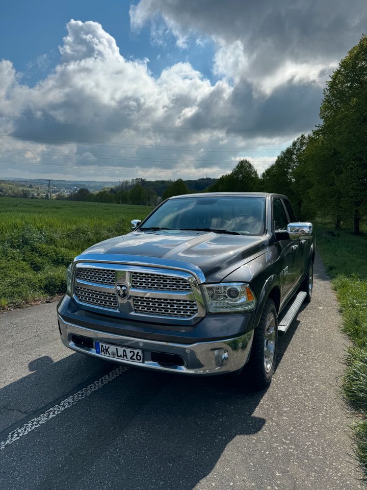 Dodge RAM 1500 5,7l Hemi Laramie (evtl. für HOMAR Auflieger) in Schürdt