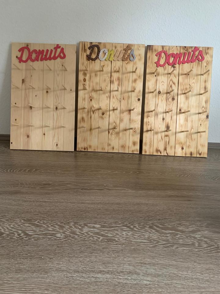 Donuts Wand, Holzwand, Donutwand, Hochzeit Candybar Feier Deko in Bielefeld