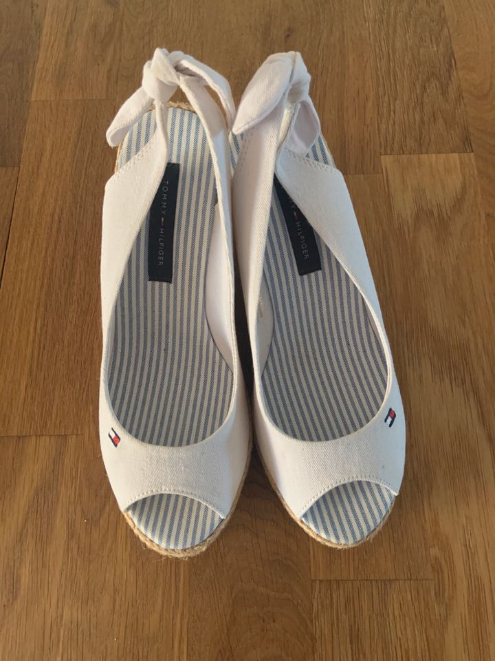 Keilpumps Sandalette Peeptoe Tommy Hilfiger 38 weiß in Müllheim