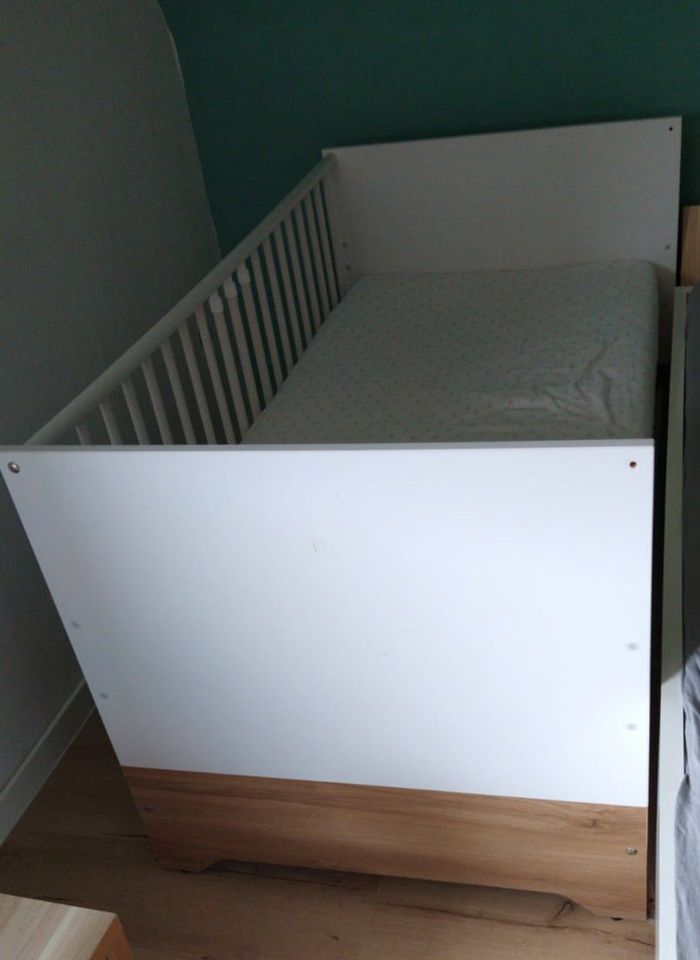 Baby-/Kinderzimmer Möbel Set in Blieskastel