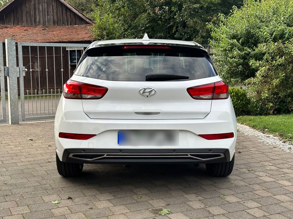 Hyundai i30 1.0 T-GDI EDITION 30, 8-fach bereift, Rückfahrkamera in Hungen