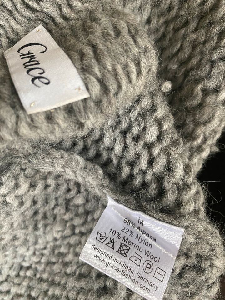 Strickjacke von Grace M  / Alpaka Merinowolle in Weener