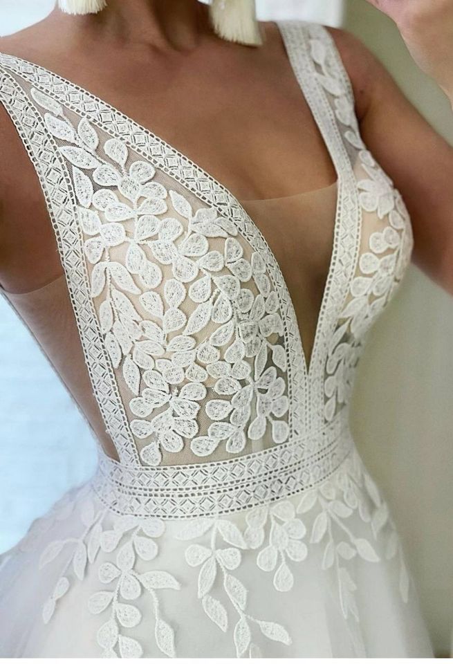 Brautkleider Outlet - Reifrock gratis zum Hochzeitskleid in Groß-Gerau