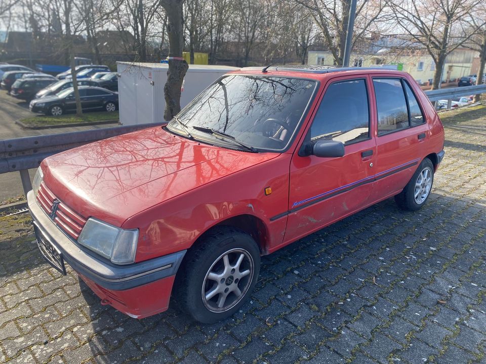 Peugeot 205 Forever in Klein-Winternheim