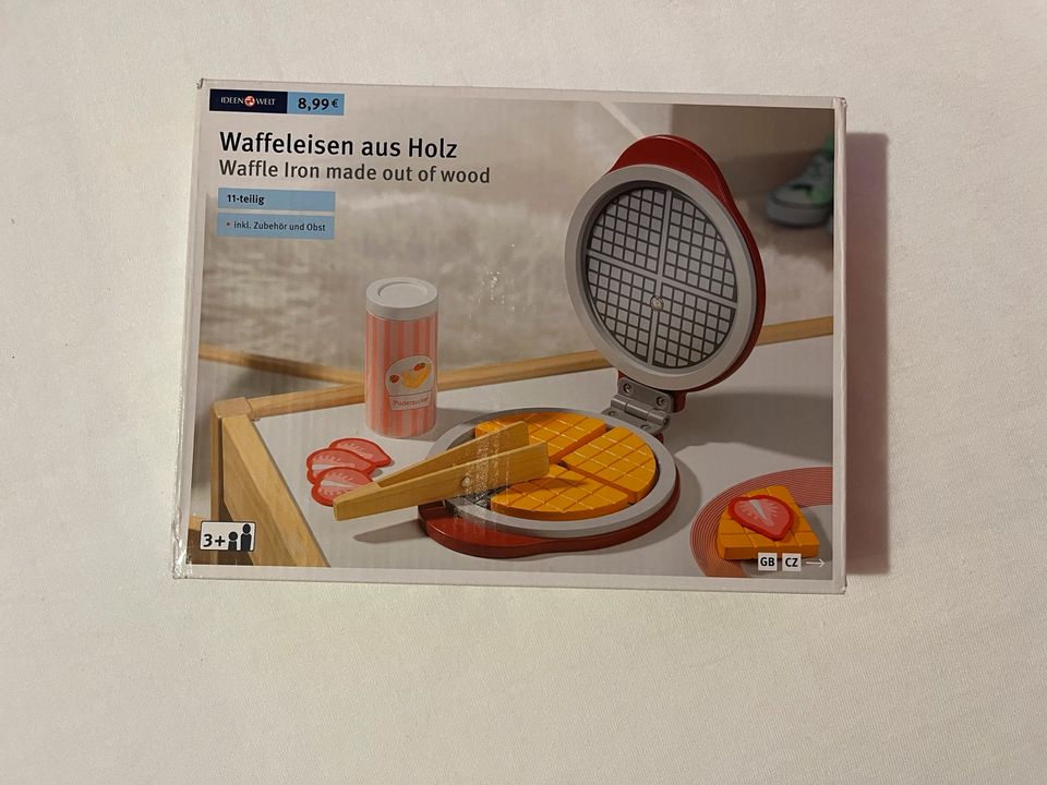 Waffeleisen aus Holz für Spielküche , Neu in Hamburg