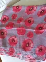 Tuch/Schal 175x86 cm, grau/ rote Blumen, NEU in Folie verpackt Nordrhein-Westfalen - Ense Vorschau