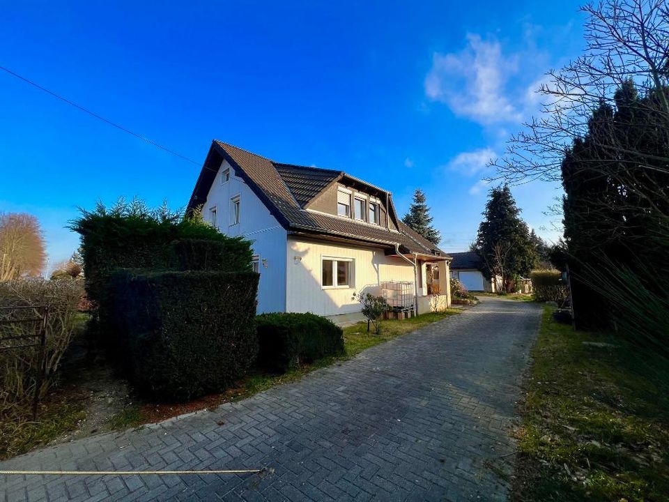 Praktisches Wohnhaus in ruhiger Lage mit großzügigem Grundstück und Doppelgarage in Gablenz