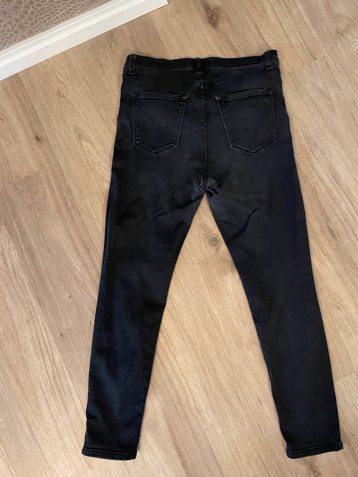 LTB Jeans Größe 32 schwarz in Frankfurt am Main