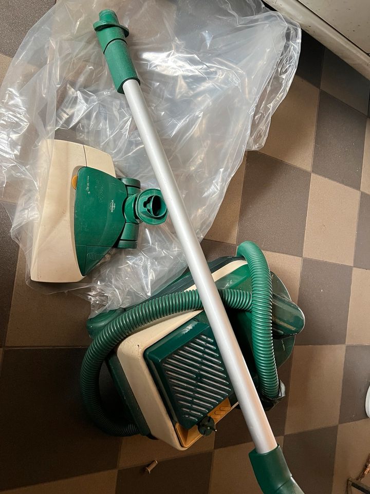 Vorwerk Tiger 251 für Bastler mit Zubehör in Grafling