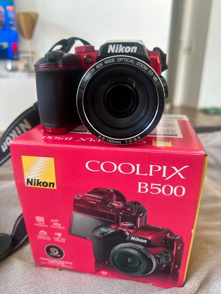 Nikon Coolpix B500 in Rot in Lübeck